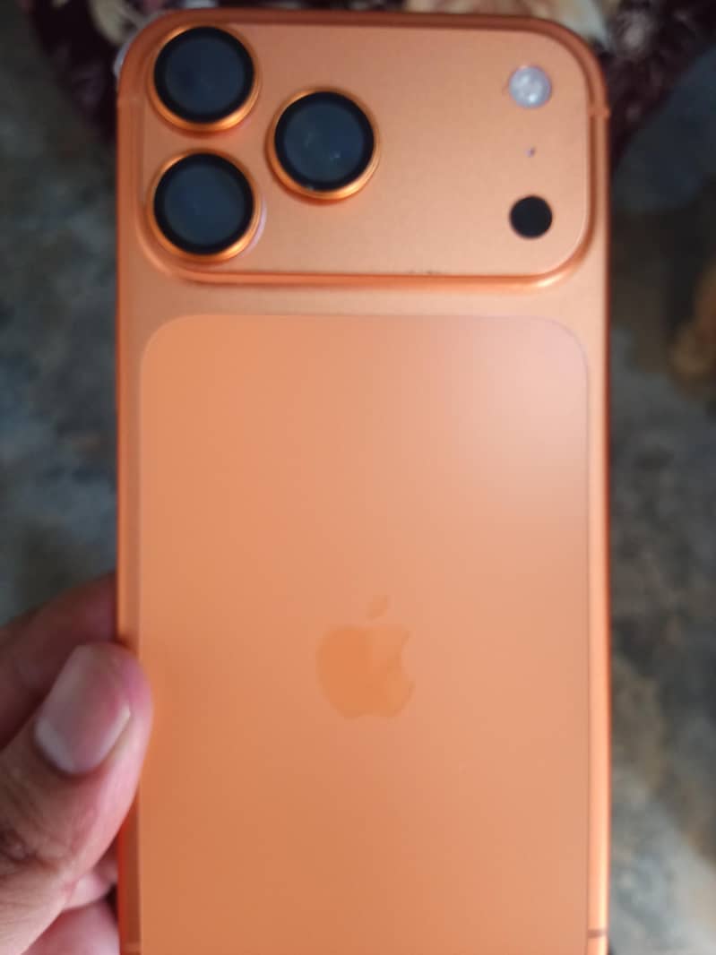 Apple iPhone 17 Pro Max 2