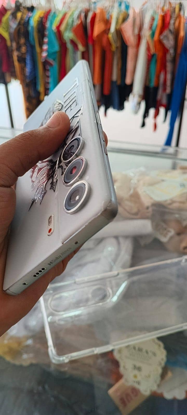 Tecno camon 40 pro 4