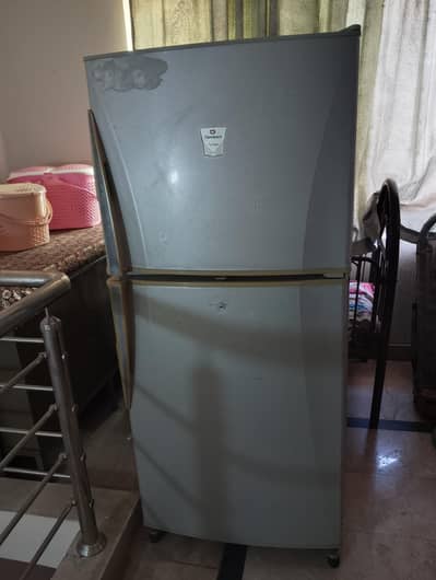 Medium size DAWLANCE fridge