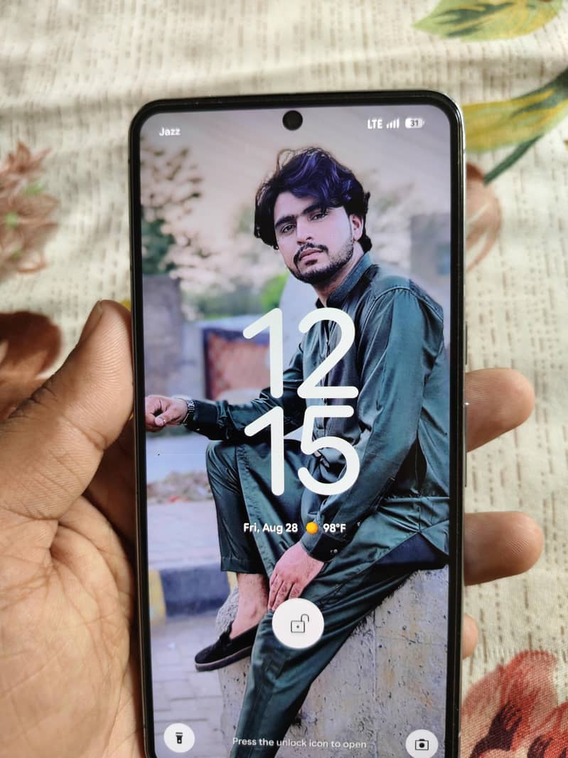 Google Pixel 8 Pro 4