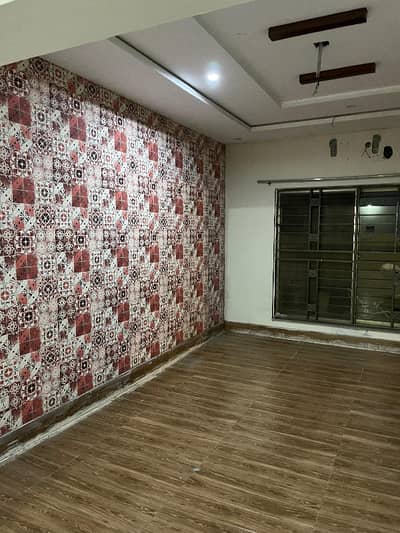10 Marla Ground Floor With Gas For Rent