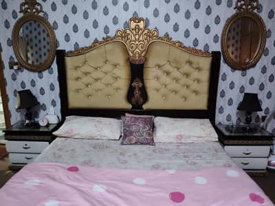 royal wooden bed