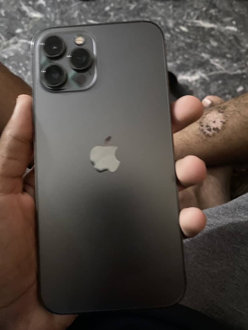 Apple iPhone 12 Pro Max 4