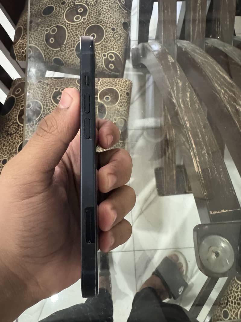 Apple iPhone 13 1