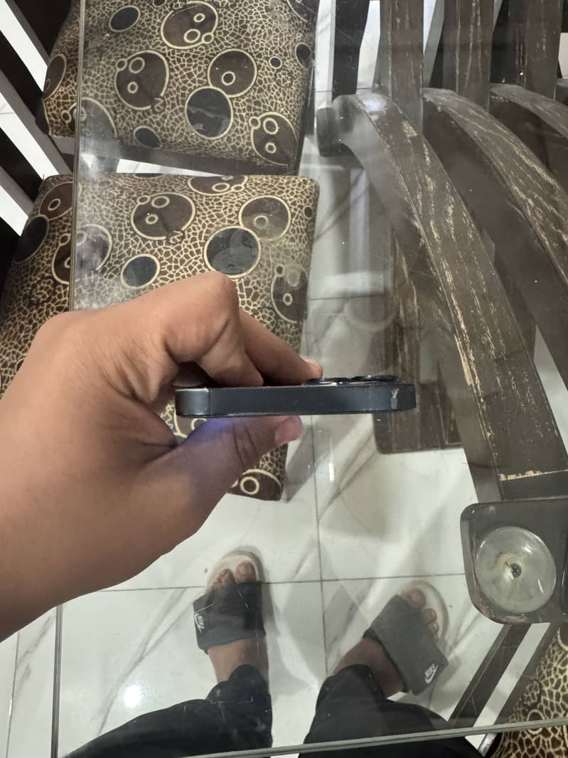 Apple iPhone 13 4