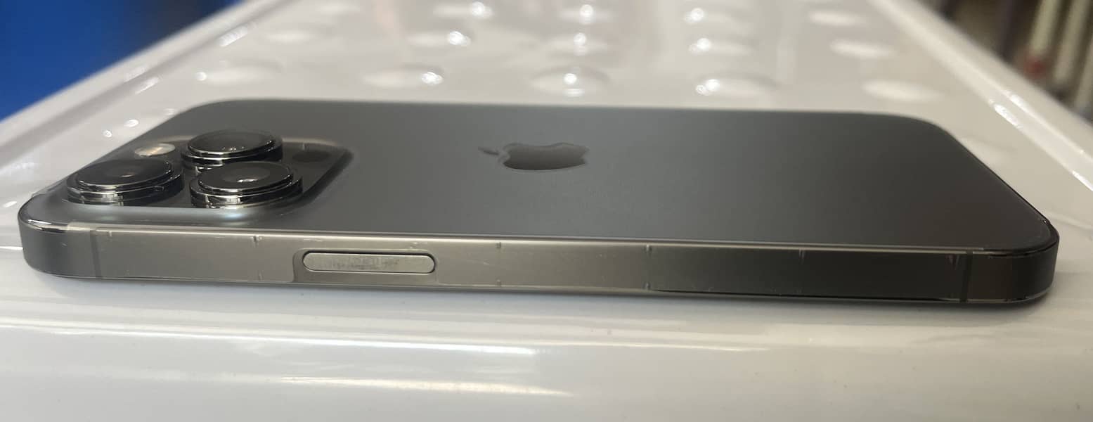 Apple iPhone 13 Pro 4