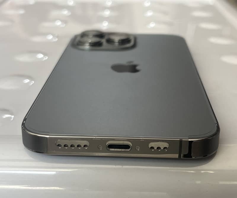 Apple iPhone 13 Pro 8