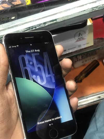Apple iPhone SE