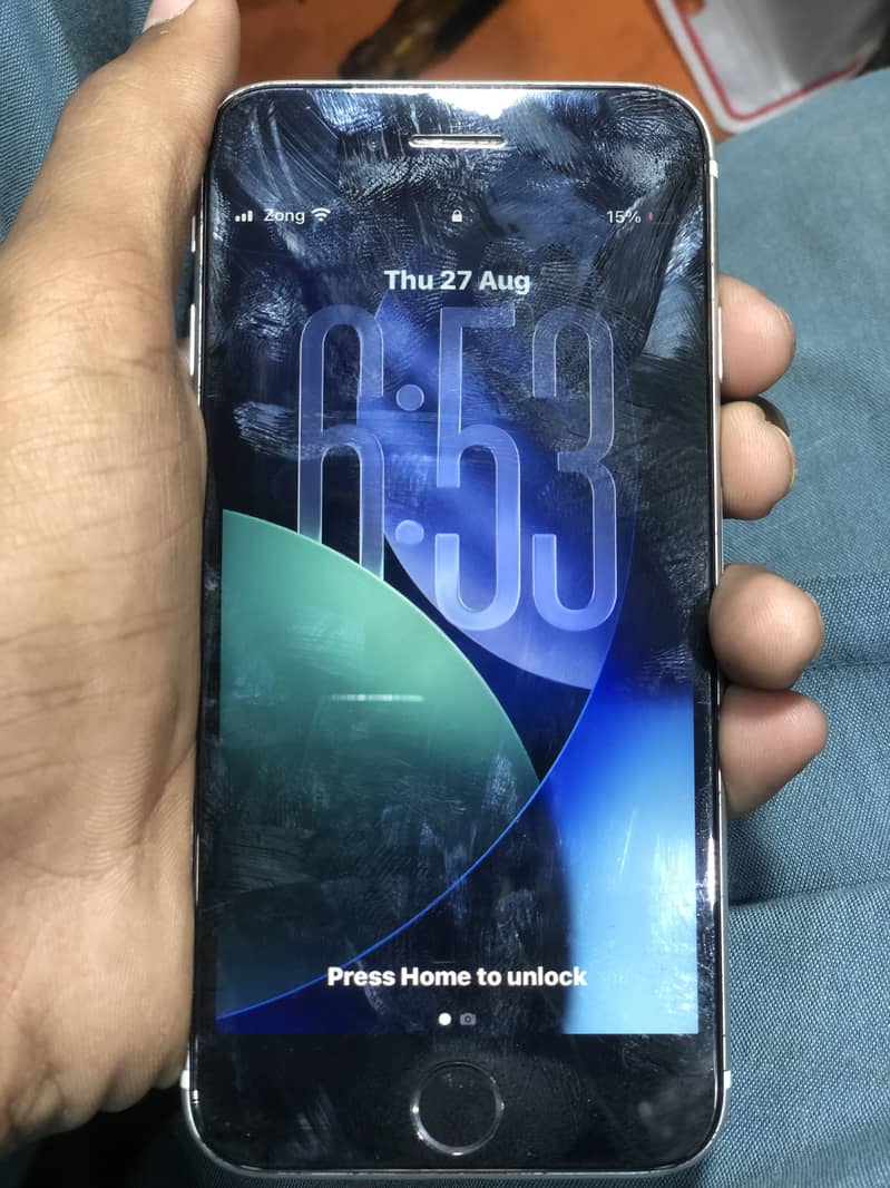 Apple iPhone SE 3