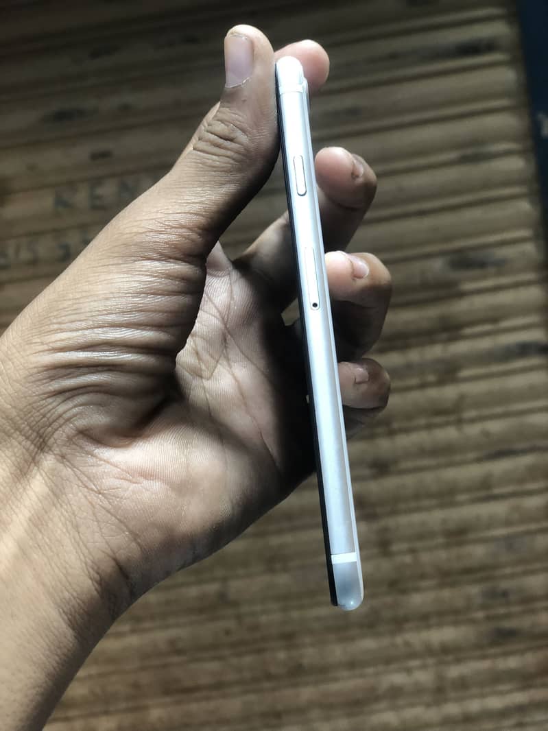 Apple iPhone SE 7