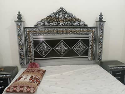 one bed set with two side tables aik dressing table or aik adad wardro