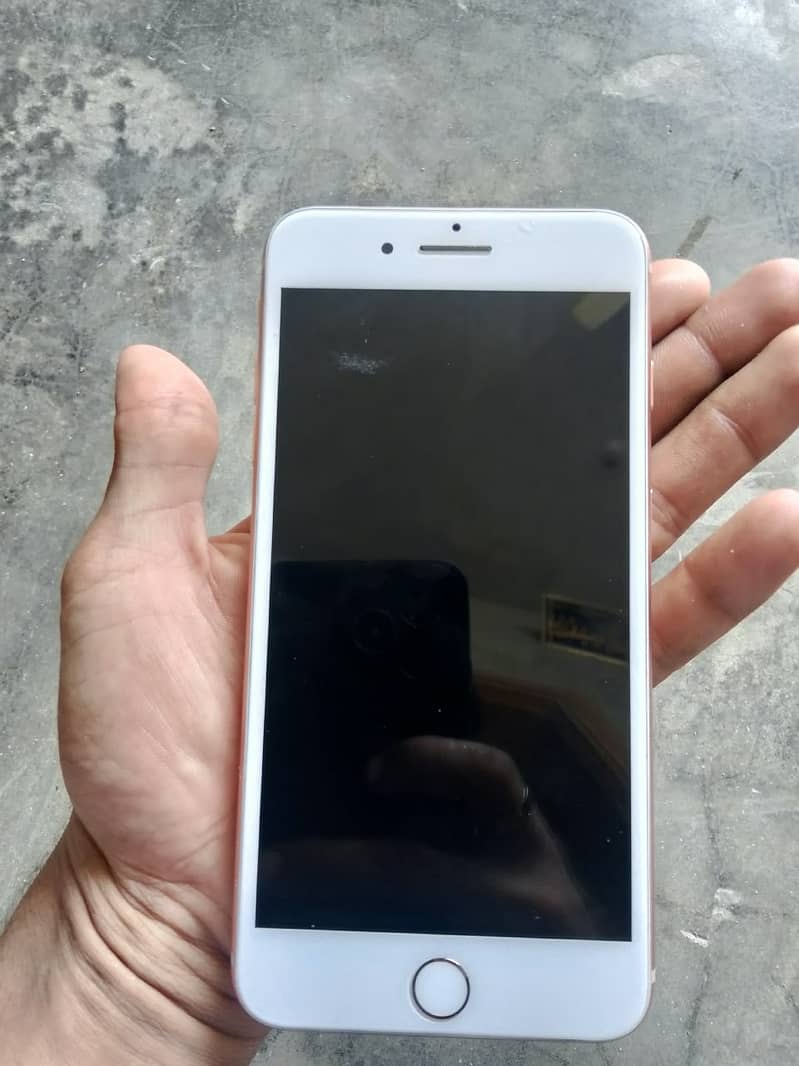 Apple iPhone 8 Plus 1