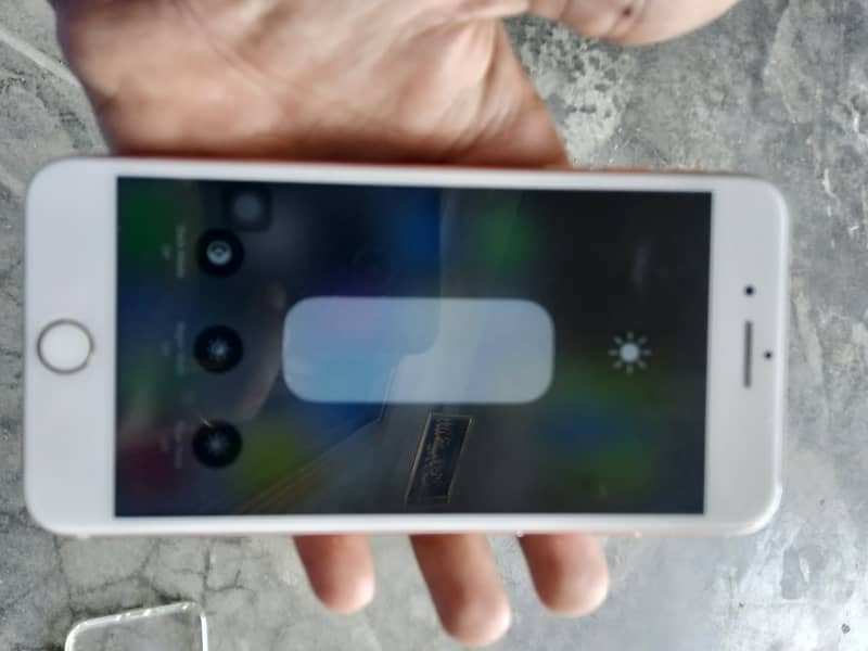Apple iPhone 8 Plus 2