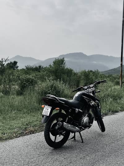 Yamaha 125G with return shif 5 gear engine having front disk break