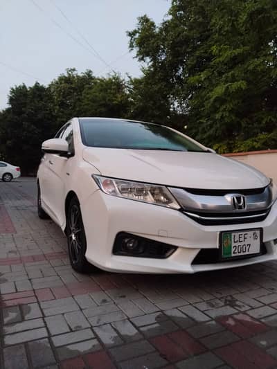 Honda Grace Hybrid LX 2015  – Excellent Condition