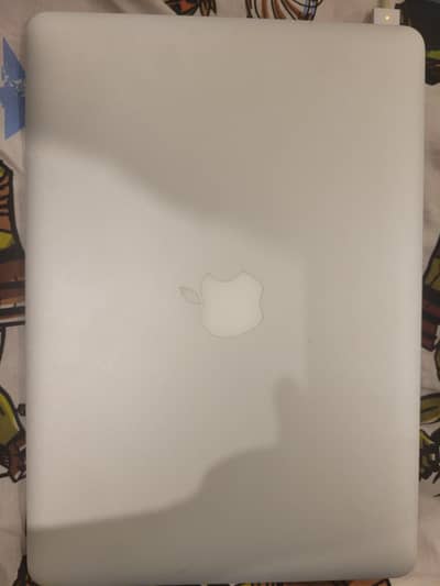 mabook Air 2017 13 inch(2017)  8gb ram