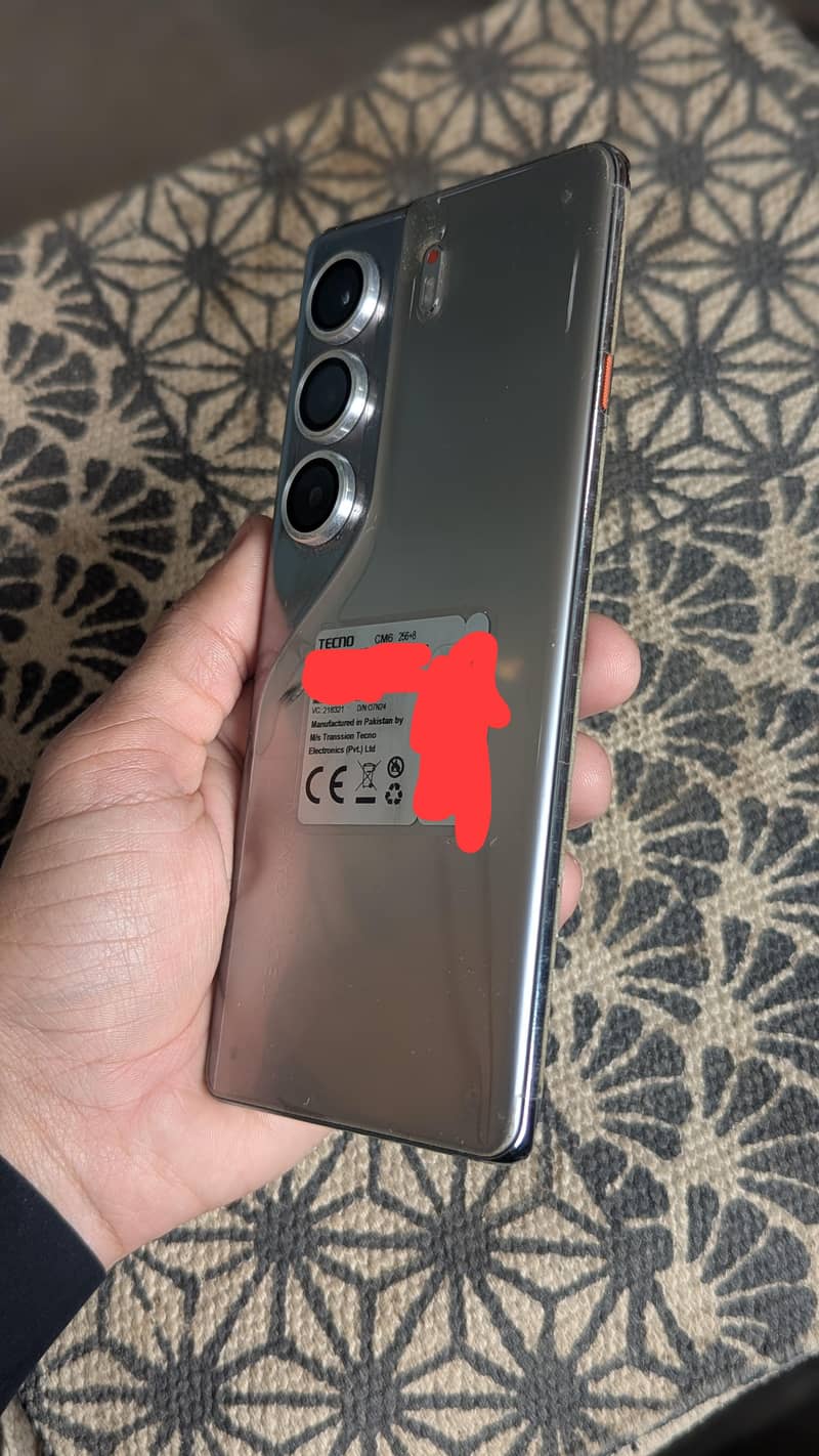 Tecno CAMON 40 Pro 1
