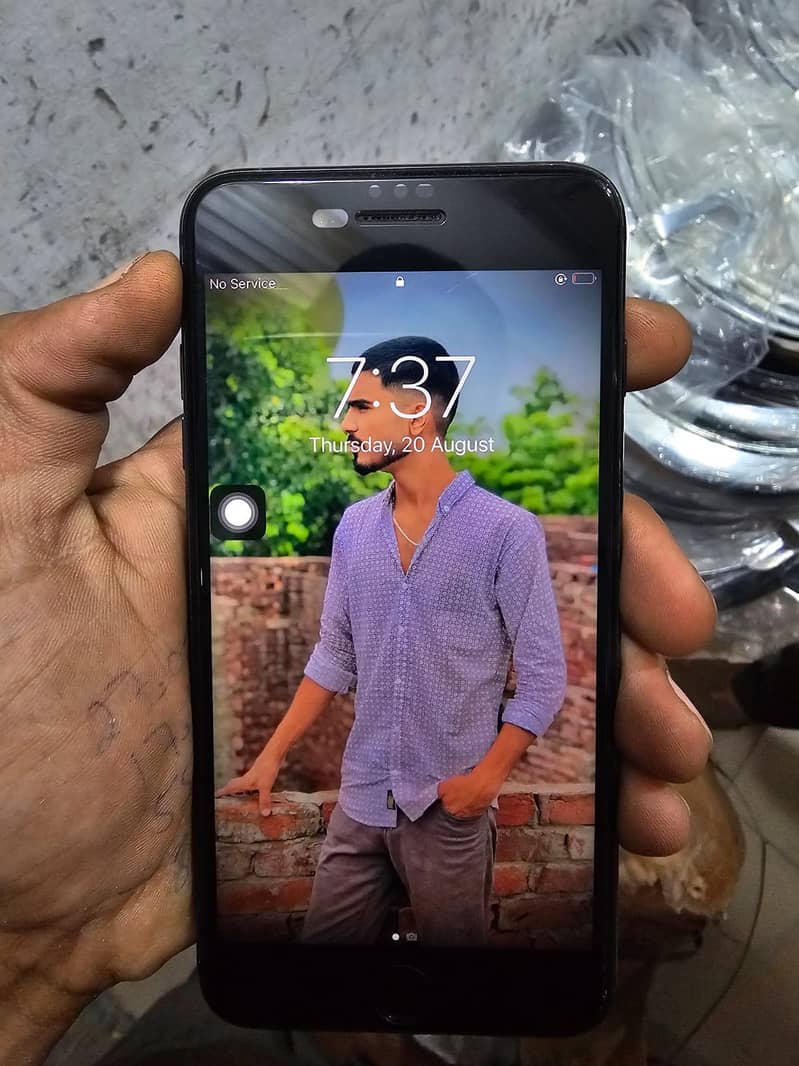 Apple iPhone 7 Plus 1