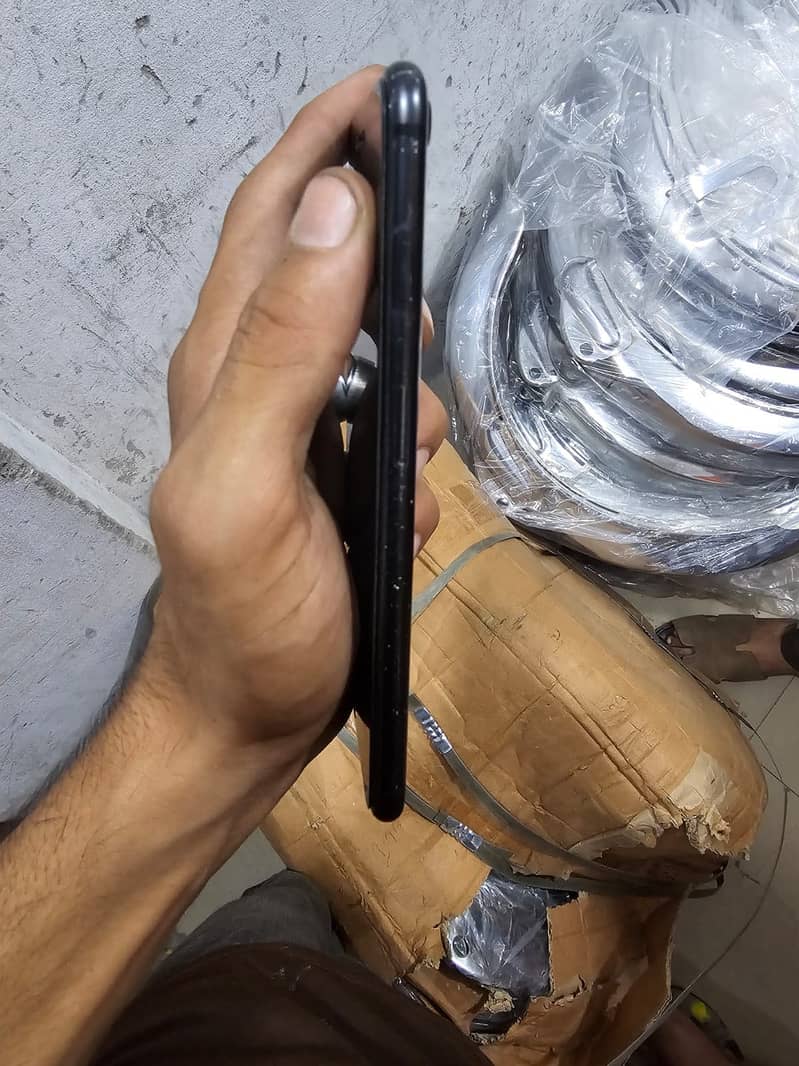 Apple iPhone 7 Plus 3
