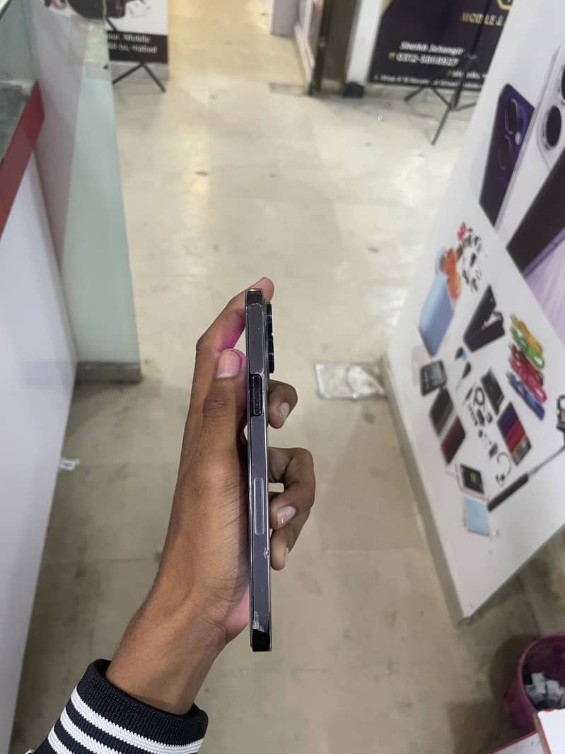Apple iPhone 14 Pro Max 3