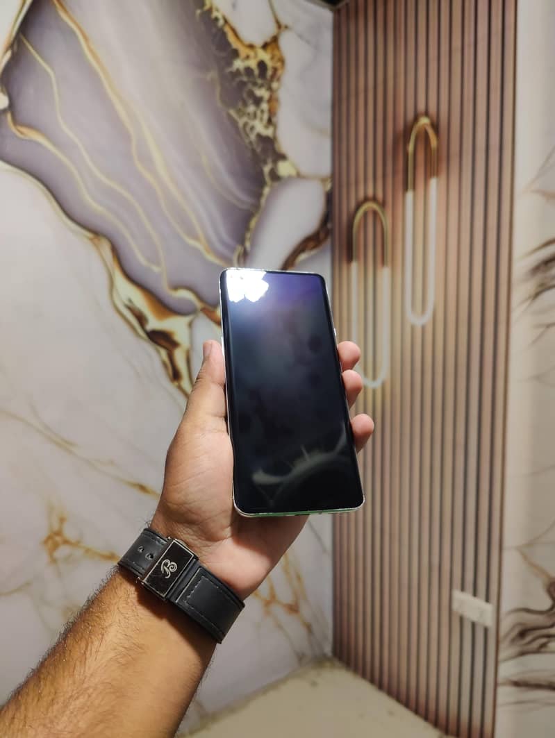 One Plus 9 Pro 4