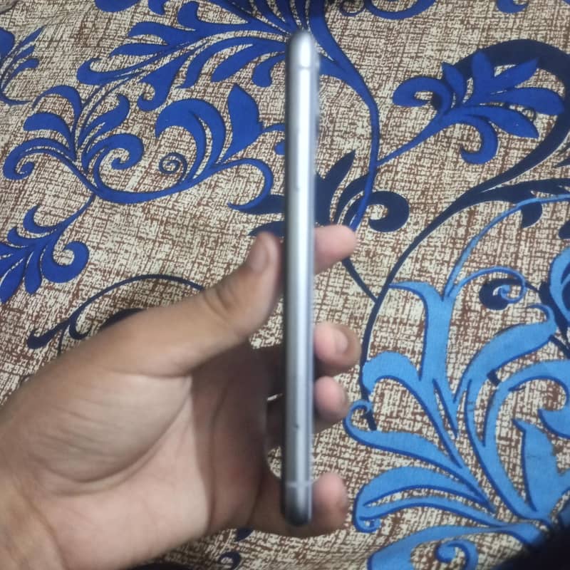 Apple iPhone 11 3