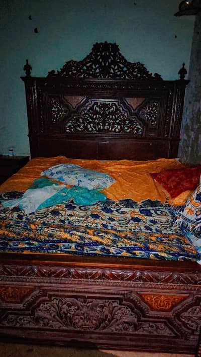 wooden bed set