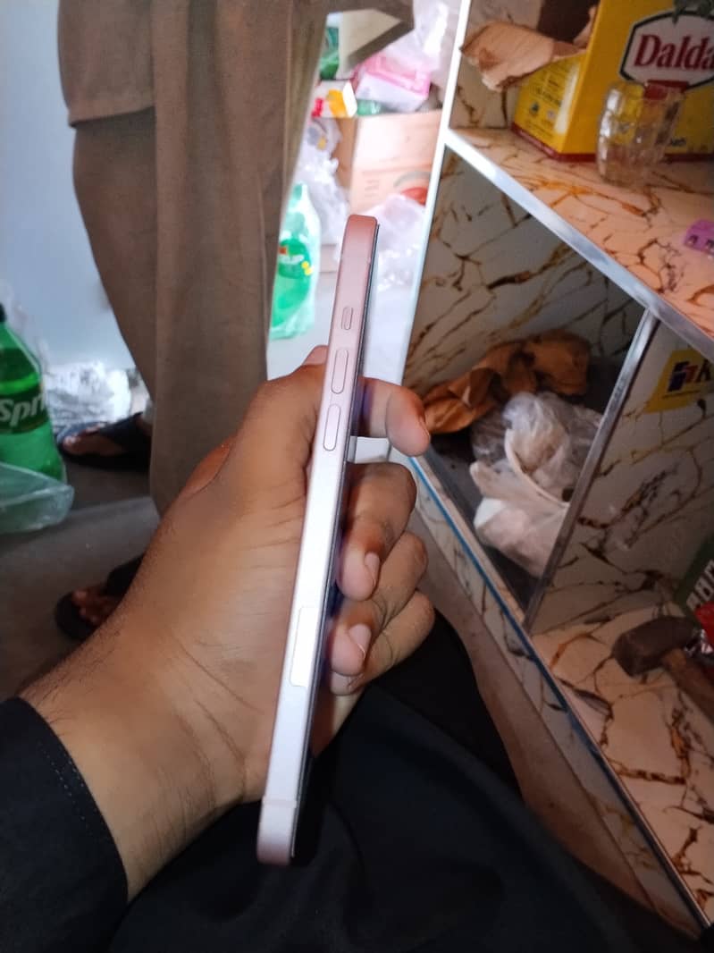 Apple iPhone 15 plus 3