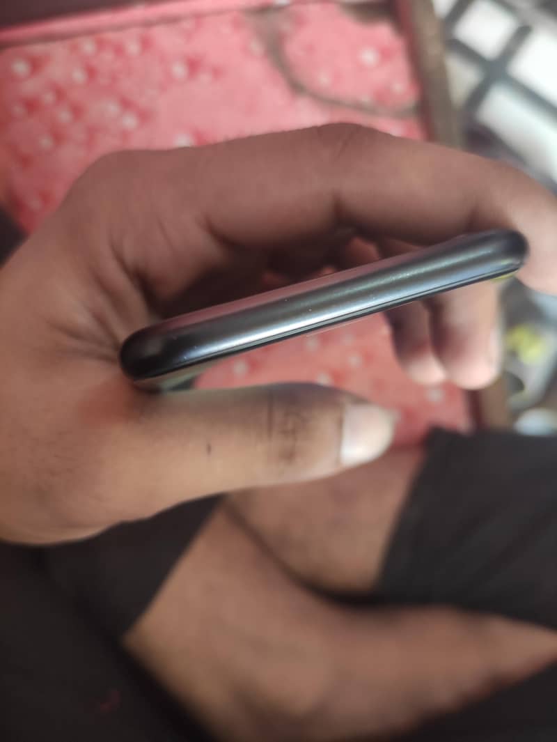 Apple iPhone SE second generation 1