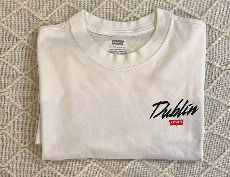 Levis Tees 0