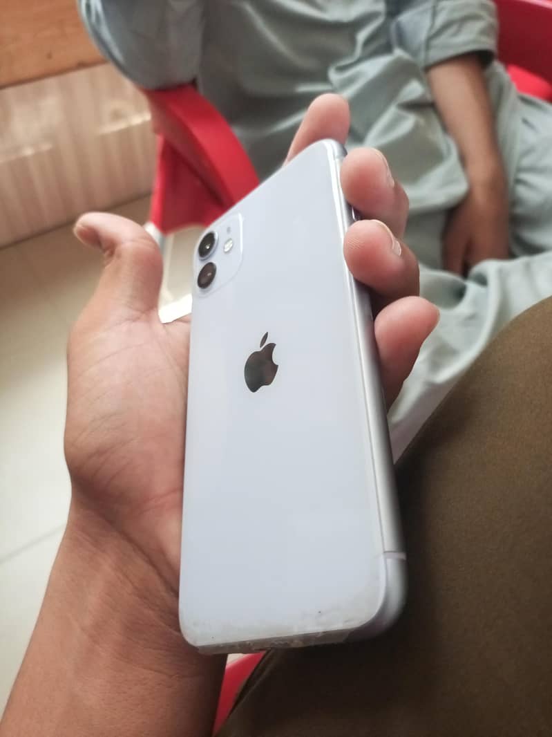 Apple iPhone 11 3