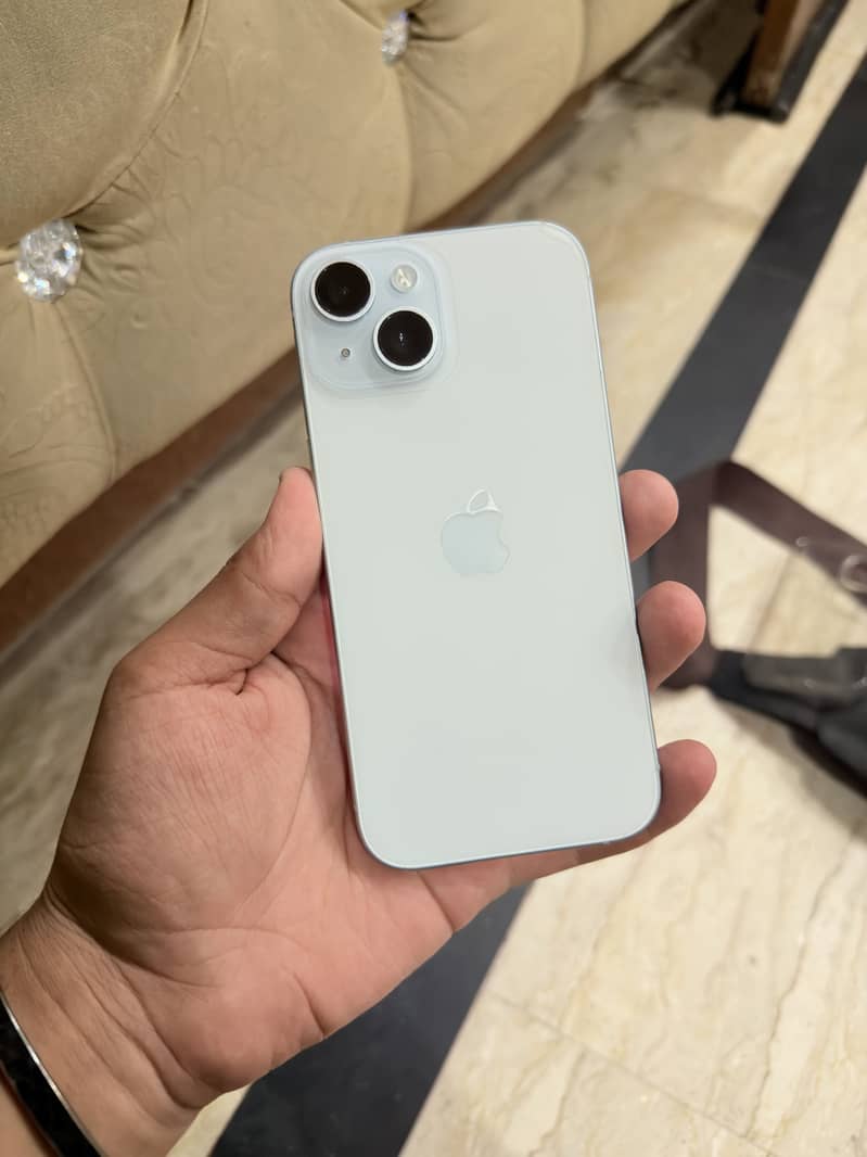 Apple iPhone 15 4