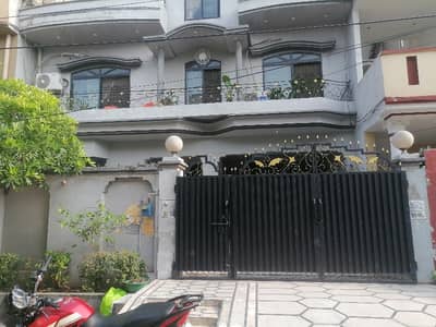 A Spacious 10 Marla House In Marghzar Officers Colony