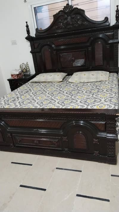 chinyot bed and dressing table