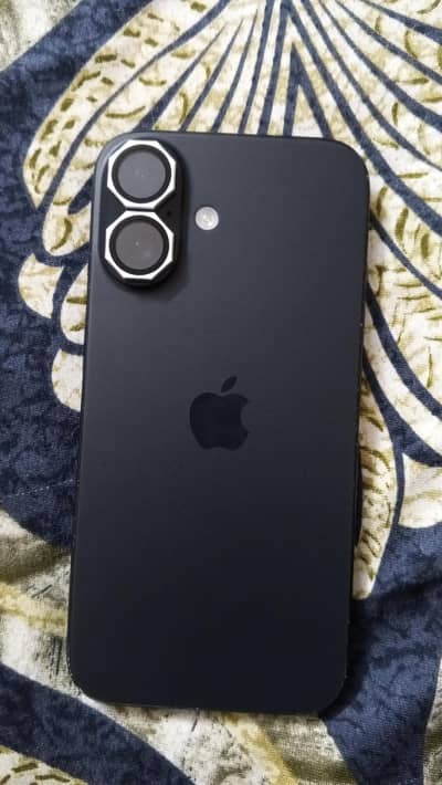 Apple iPhone 16