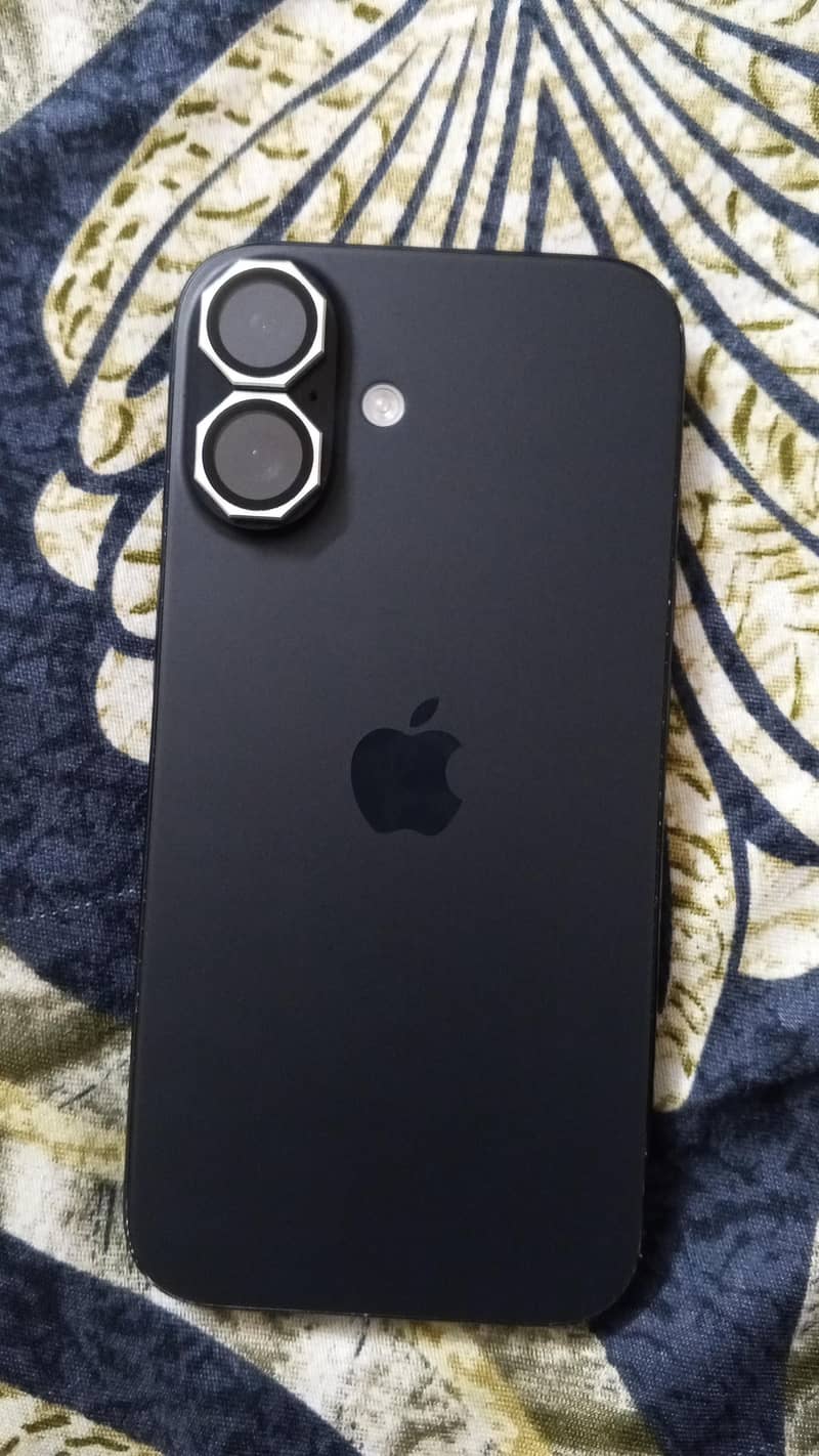 Apple iPhone 16 0