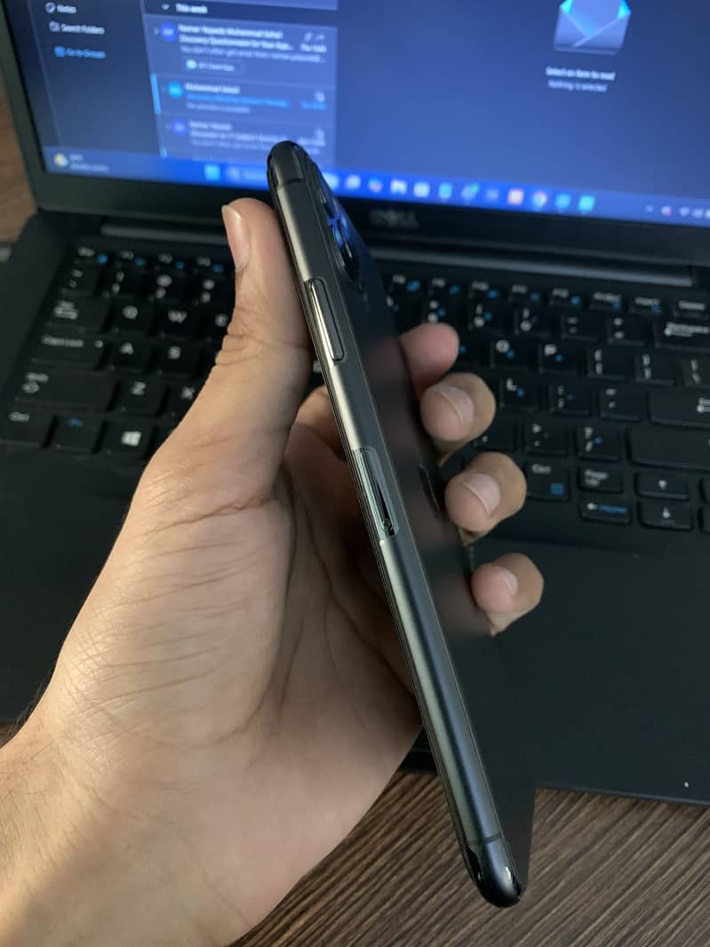 Apple iPhone 11 Pro Max 2