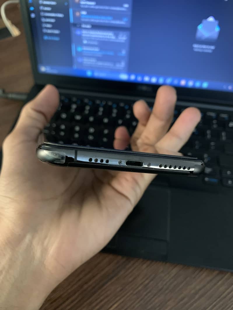 Apple iPhone 11 Pro Max 3