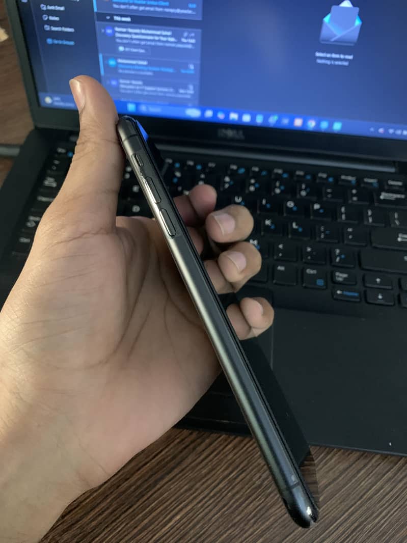 Apple iPhone 11 Pro Max 5