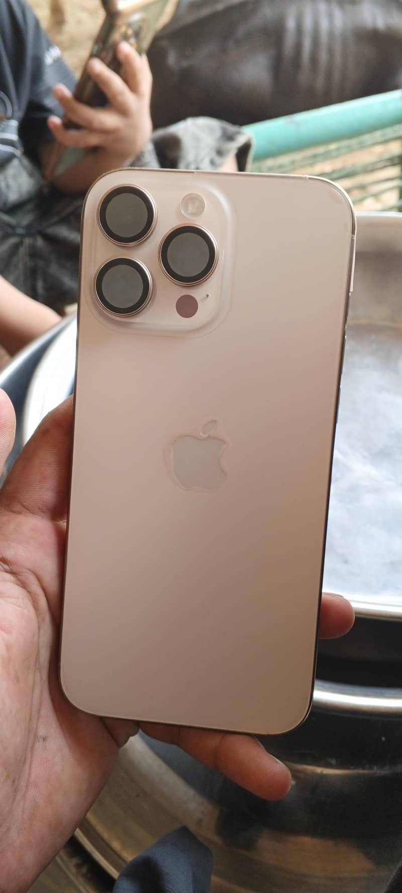 Apple iPhone 16 Pro Max 0