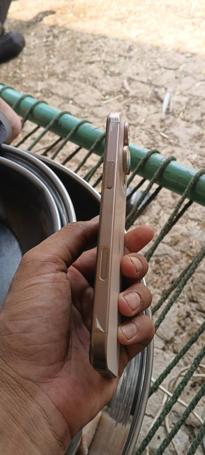 Apple iPhone 16 Pro Max 1