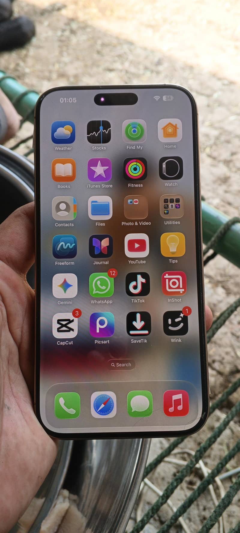 Apple iPhone 16 Pro Max 2