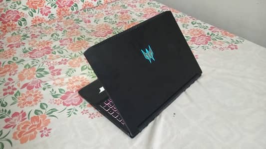 Gaming Laptop ( core i7 10th / RTX 2070 / 16gb )