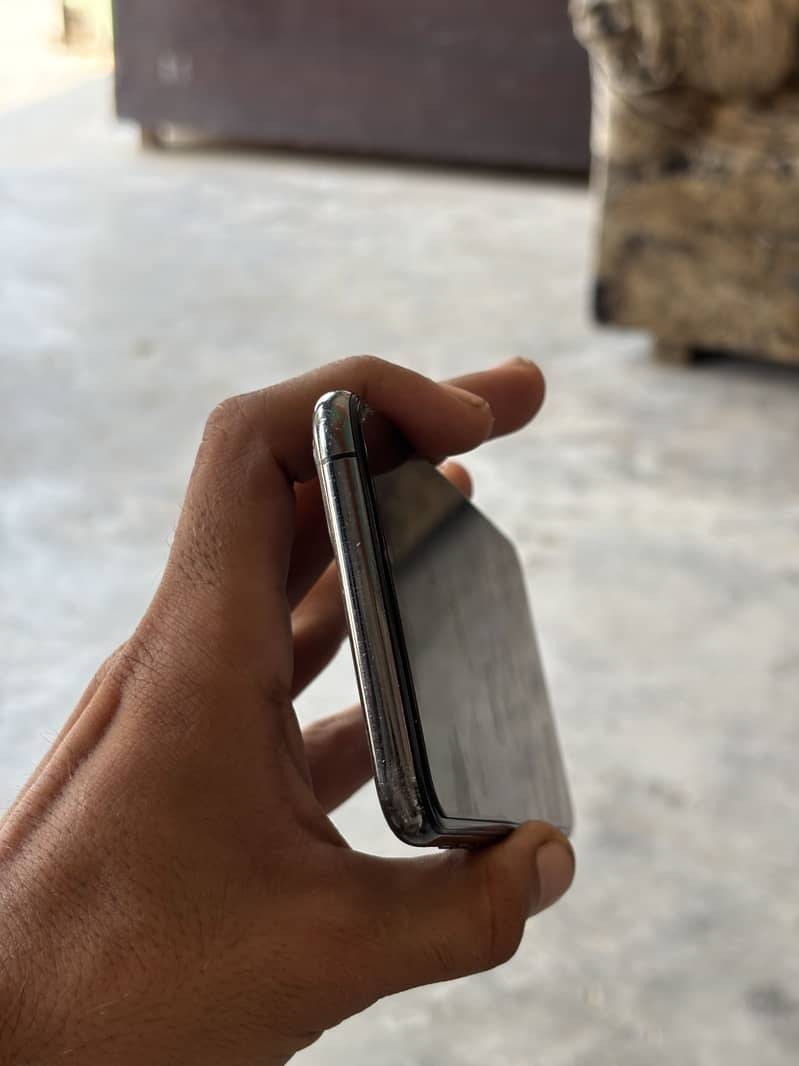 Apple iPhone 11 Pro Max 5
