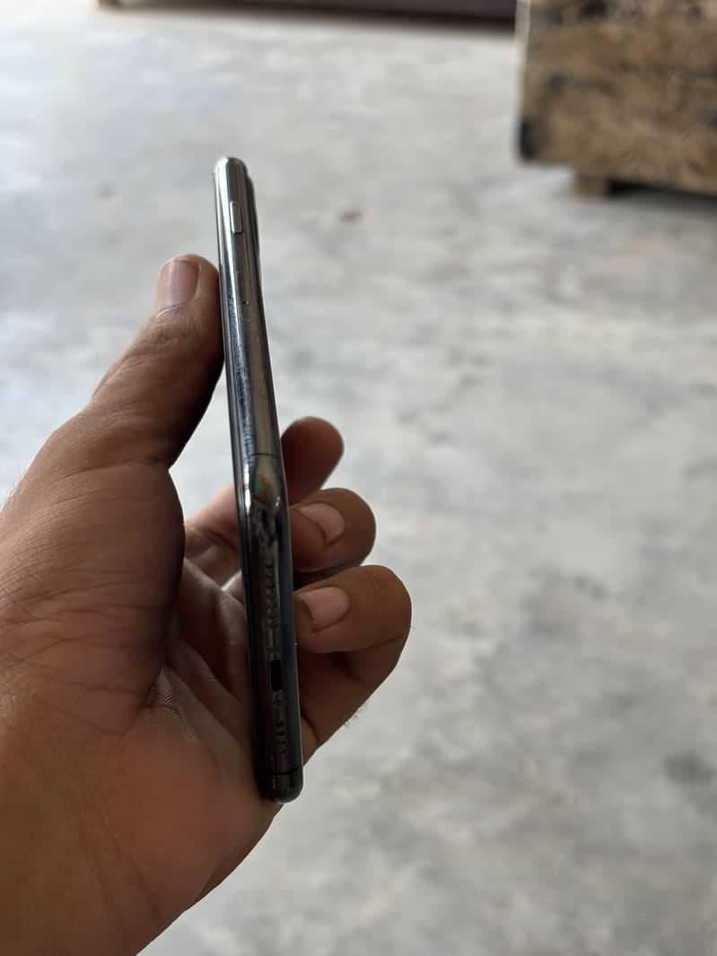 Apple iPhone 11 Pro Max 7