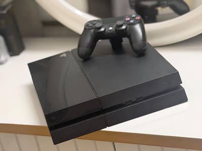 PS4 500GB NON JAILBREAK with 3 GAME