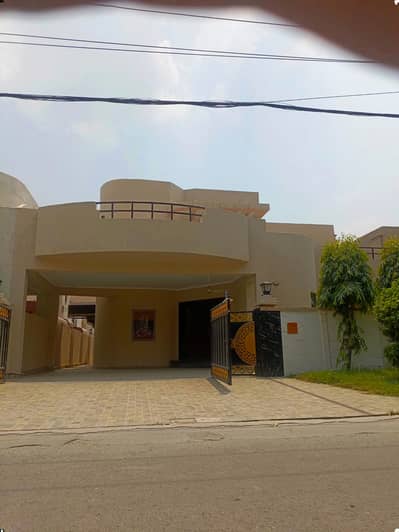 1 Kanal Fully Renovated House **For Sale | Askari 10 Sector B**| Askari 10 Lahore Cantt | @nusratestate