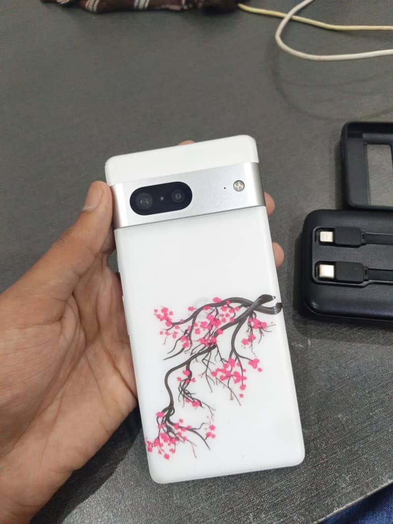 Google Pixel 7 4