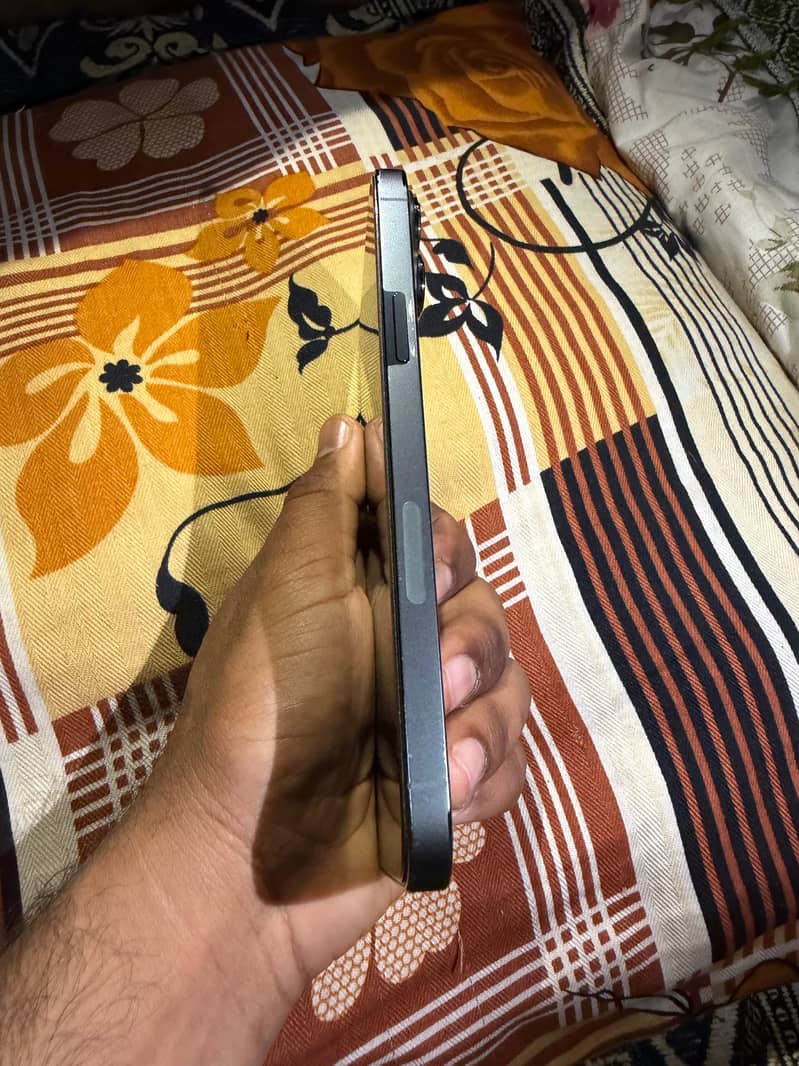 Apple iPhone 13 Pro Max 6