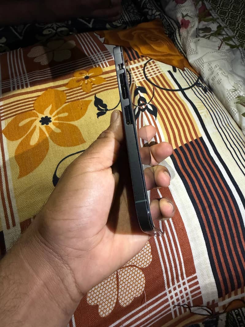 Apple iPhone 13 Pro Max 7